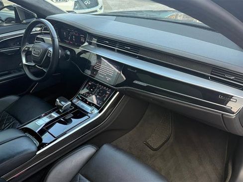 Used 2020 Audi S8 L image 28