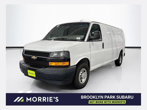 Used 2019 Chevrolet Express 2500 Extended RWD image 1