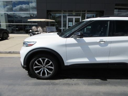 Used 2020 Ford Explorer ST w/ Premium Technology Package image 2