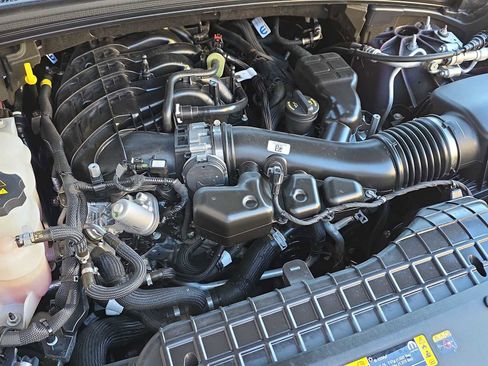 Certified 2024 Jeep Grand Cherokee L Laredo image 13