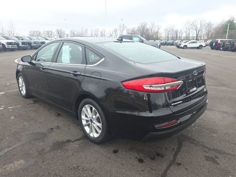 Used 2020 Ford Fusion SE image 12