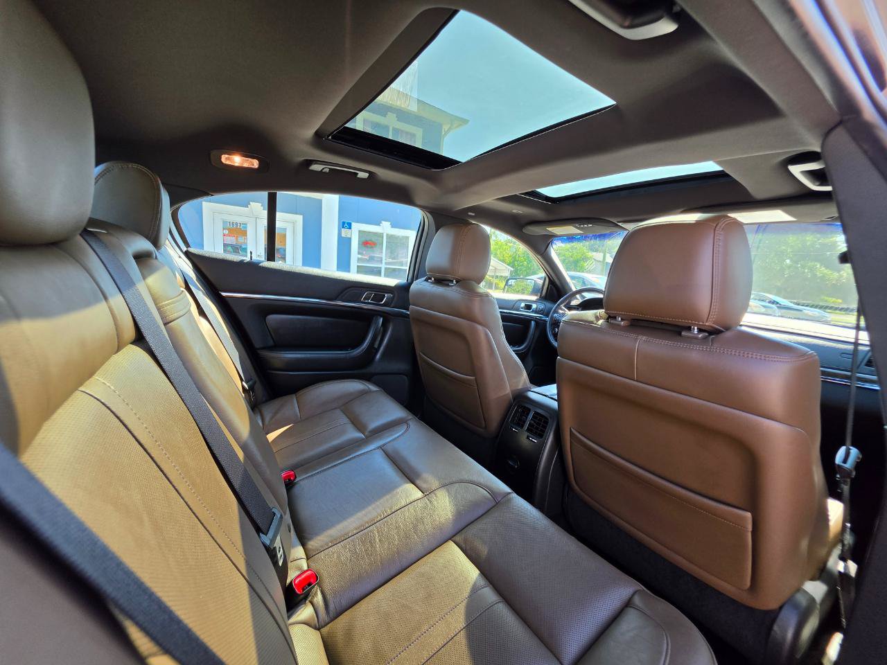 Used 2013 Lincoln MKS FWD image 27