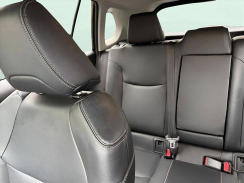 Used 2024 Toyota Corolla Cross XLE image 17