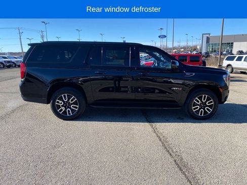 Used 2023 GMC Yukon XL AT4 image 7