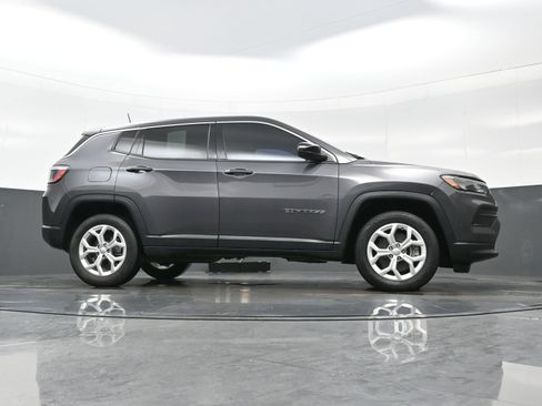 Used 2024 Jeep Compass Sport AWD/4WD image 28