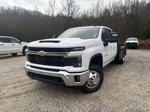 New 2026 Chevrolet Silverado 3500 LT w/ Convenience Package image 10
