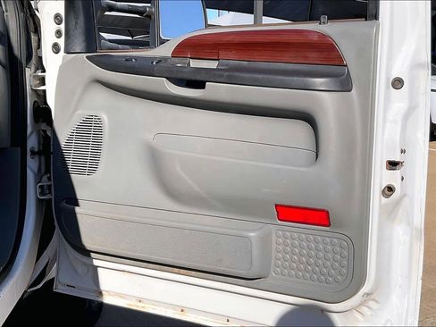 Used 2006 Ford F350 Lariat image 22