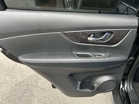Used 2020 Nissan Rogue SV AWD/4WD image 26