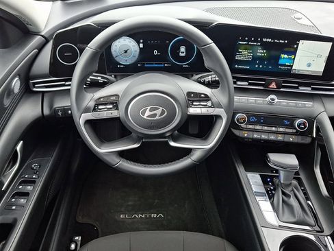 Certified 2024 Hyundai Elantra SEL w/ Convenience Package FWD image 11