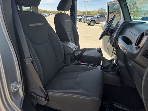 Used 2018 Jeep Wrangler Unlimited Sport AWD/4WD image 11