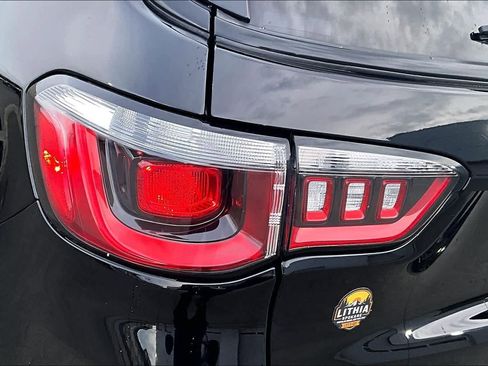 Used 2024 Jeep Compass Trailhawk image 32