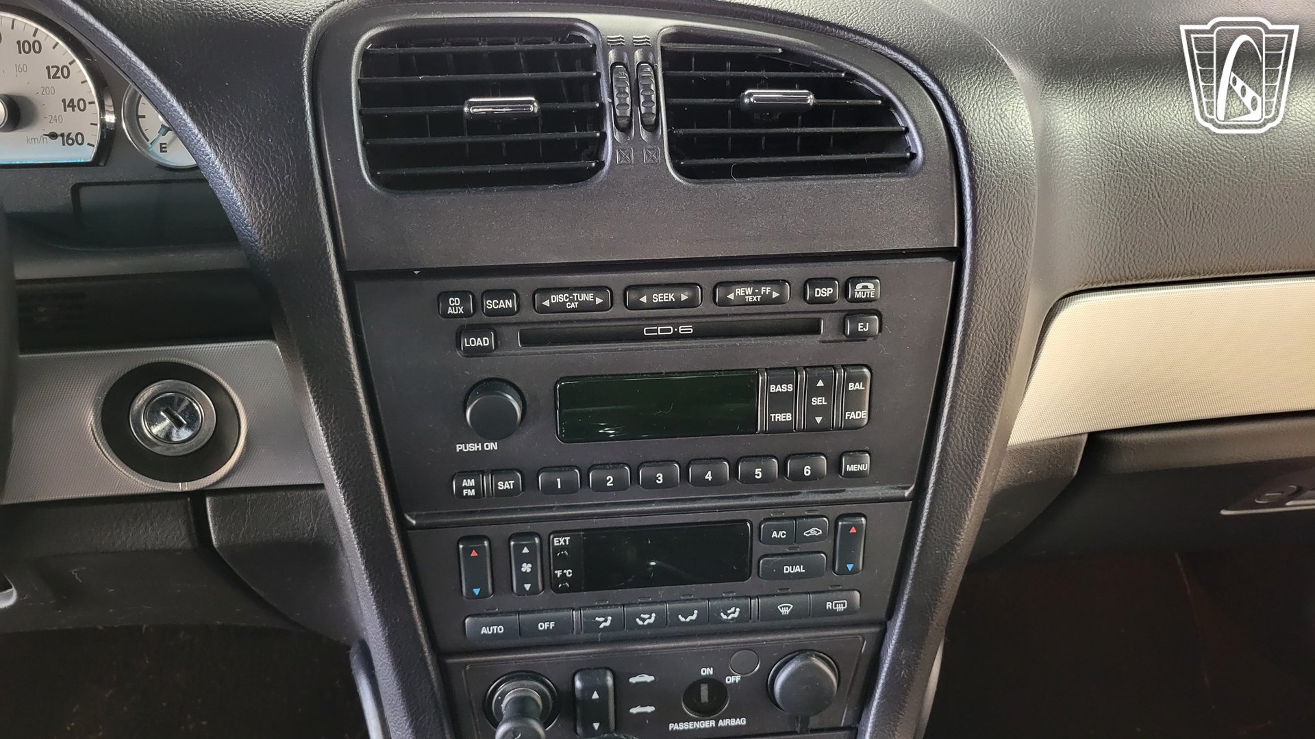 Used 2005 Ford Thunderbird RWD image 17