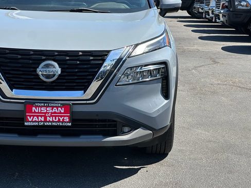 Used 2021 Nissan Rogue SL w/ Premium Package FWD image 12