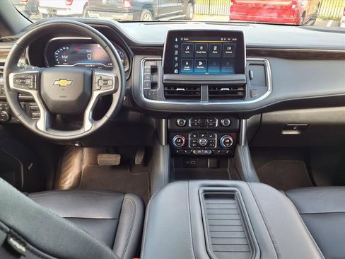 Used 2023 Chevrolet Suburban LT image 18