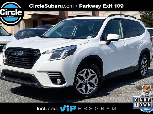 Certified 2023 Subaru Forester Premium AWD/4WD image 1