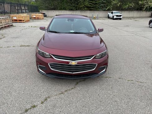 Used 2016 Chevrolet Malibu LT w/ Driver Confidence Package FWD image 3