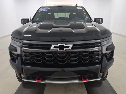 Used 2024 Chevrolet Silverado 1500 ZR2 w/ Technology Package AWD/4WD image 2
