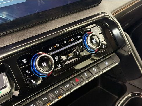 Used 2022 GMC Sierra 1500 AT4 w/ AT4 Premium Package image 15