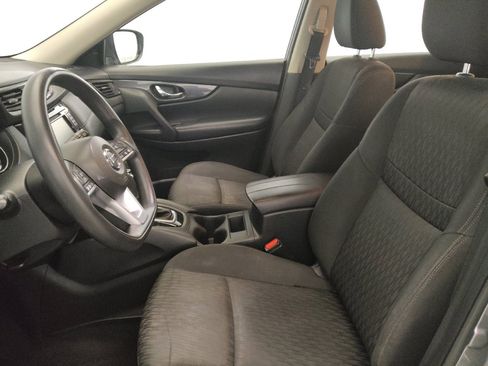 Used 2018 Nissan Rogue S image 17