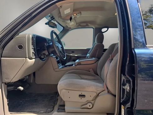 Used 2006 Chevrolet Avalanche Z71 w/ Preferred Equipment Group AWD/4WD image 16