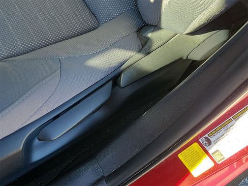 Used 2024 Toyota Corolla SE image 17