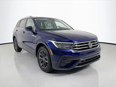 Used 2024 Volkswagen Tiguan SE AWD/4WD image 1