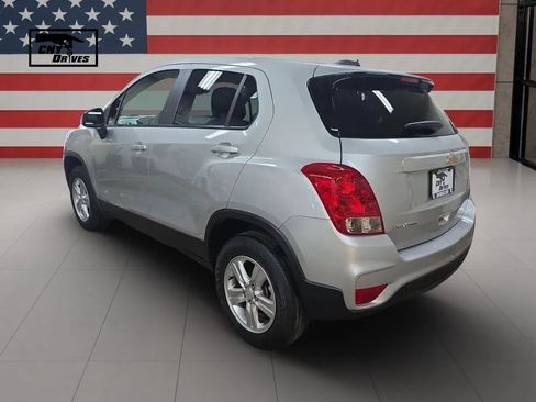 Used 2022 Chevrolet Trax LS w/ Tint and Cruise Package AWD/4WD image 7