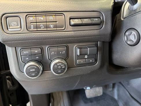 Used 2023 GMC Yukon XL Denali w/ Max Trailering Package AWD/4WD image 11