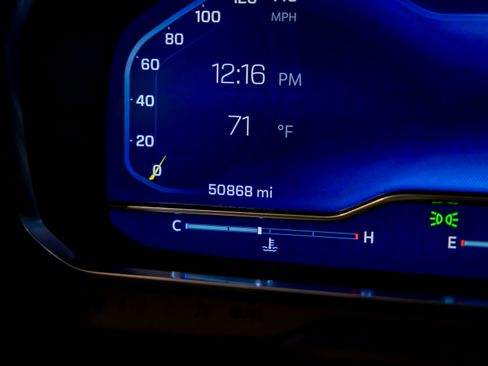 Used 2023 Chevrolet Tahoe Z71 w/ Luxury Package AWD/4WD image 13
