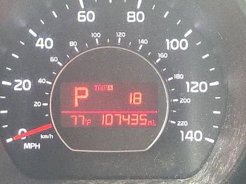 Used 2017 Kia Soul + FWD image 40
