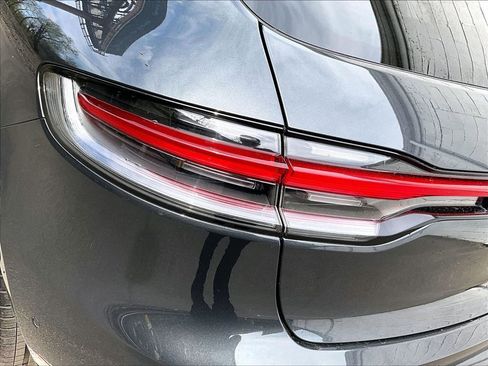 Certified 2025 Porsche Macan S AWD/4WD image 31