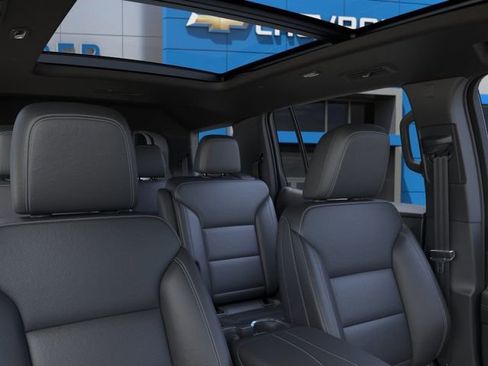 New 2026 Chevrolet Traverse LT w/ Sun and Wheel Package FWD image 24