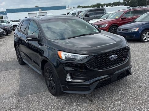 Used 2020 Ford Edge ST-Line w/ Cold Weather Package AWD/4WD image 5