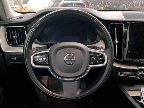 Used 2022 Volvo XC60 B5 Inscription w/ Advanced Package image 8