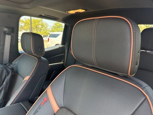 Used 2026 GMC Canyon AT4 w/ Technology Plus Package AWD/4WD image 7
