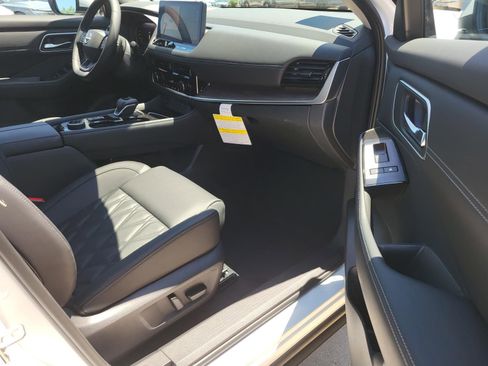 New 2026 Nissan Rogue Platinum AWD/4WD image 11