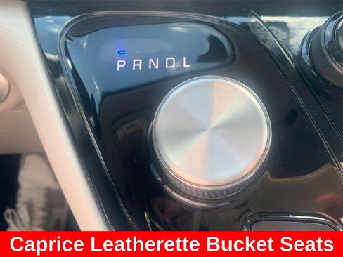 Used 2024 Chrysler Pacifica Touring-L FWD image 23