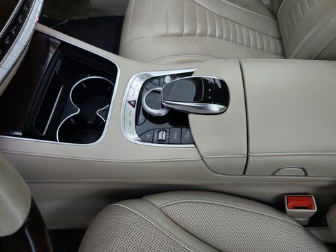 Used 2019 Mercedes-Benz S 560 Sedan image 18