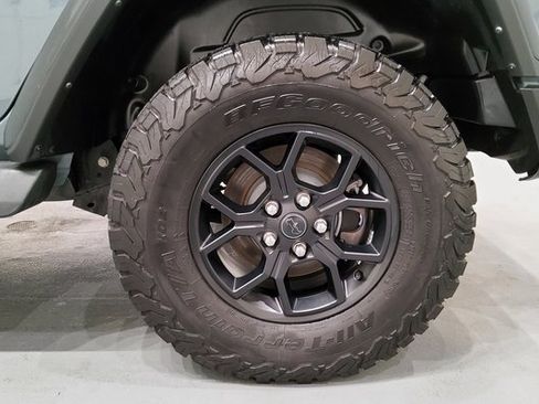 Used 2024 Jeep Wrangler Willys image 39