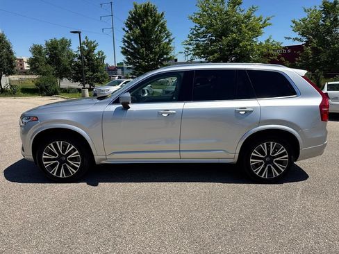 Used 2020 Volvo XC90 T6 Momentum AWD/4WD image 2