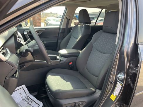 Used 2025 Toyota RAV4 XLE w/ Convenience Package image 19