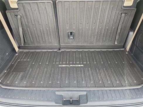 Used 2022 Toyota Highlander Platinum image 26