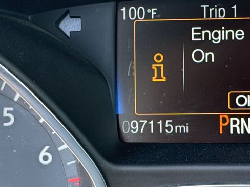 Used 2017 Ford Focus SEL w/ Interior Protection Package image 8