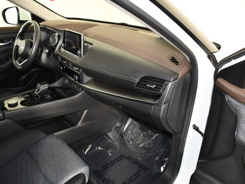 Used 2023 Nissan Rogue SV AWD/4WD image 41