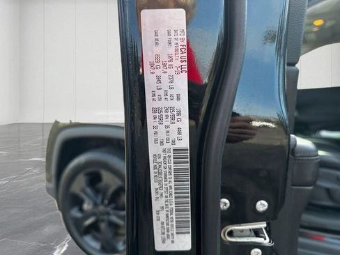 Used 2019 Jeep Compass Latitude FWD image 31
