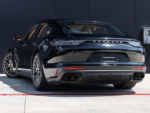 Certified 2023 Porsche Panamera 4 Platinum Edition AWD/4WD image 3