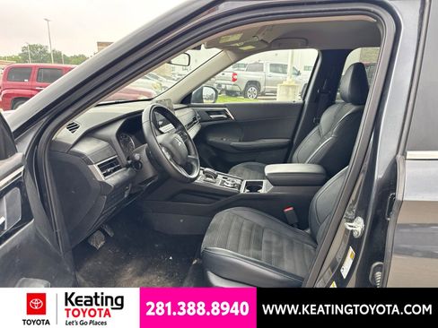 Used 2024 Mitsubishi Outlander SE AWD/4WD image 15