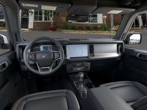 New 2025 Ford Bronco Outer Banks AWD/4WD image 9