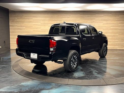 Used 2022 Toyota Tacoma SR image 9