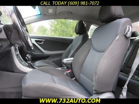Used 2014 Hyundai Elantra FWD image 19